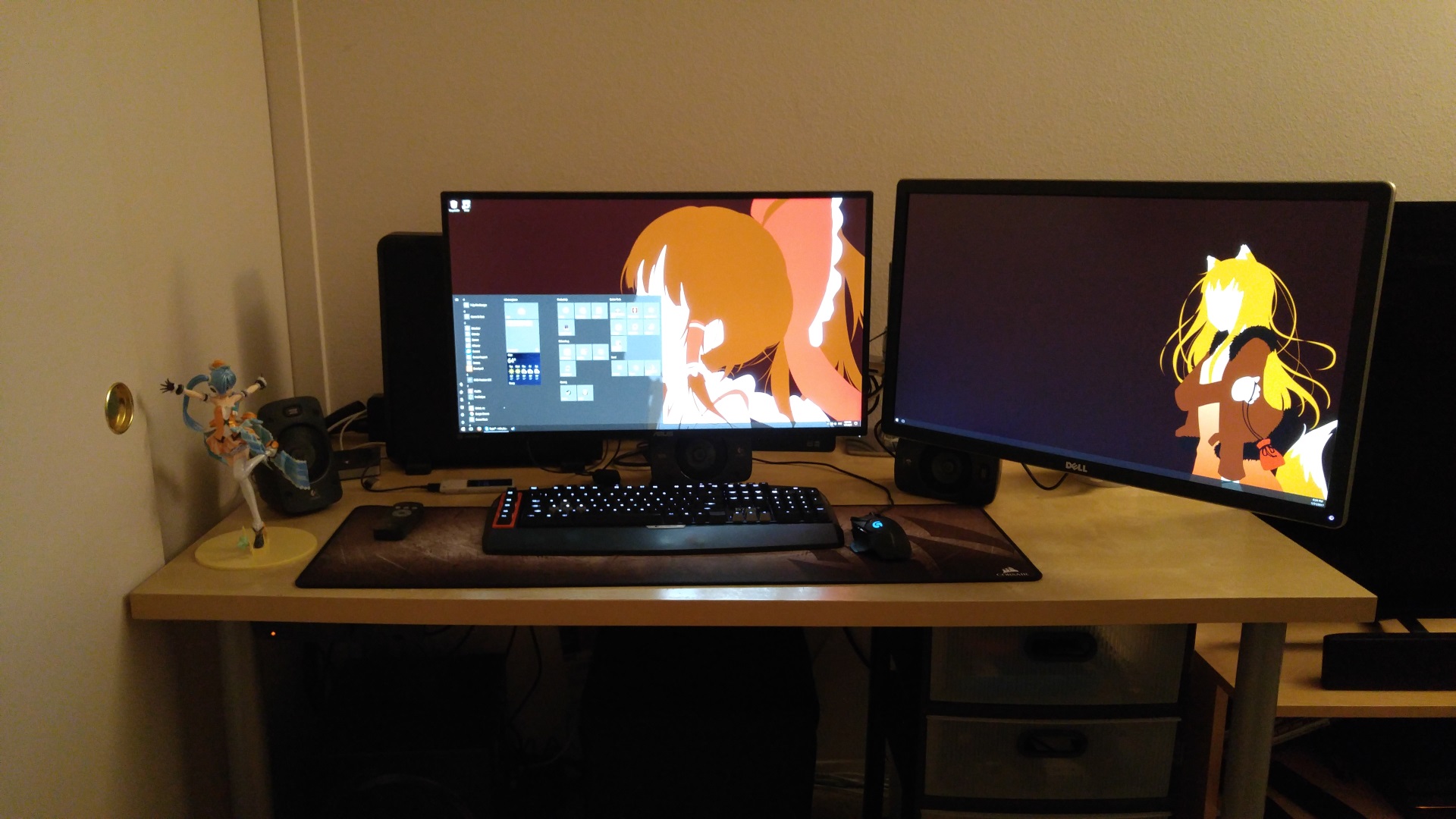 Costume What Size Desk For Dual Monitors 