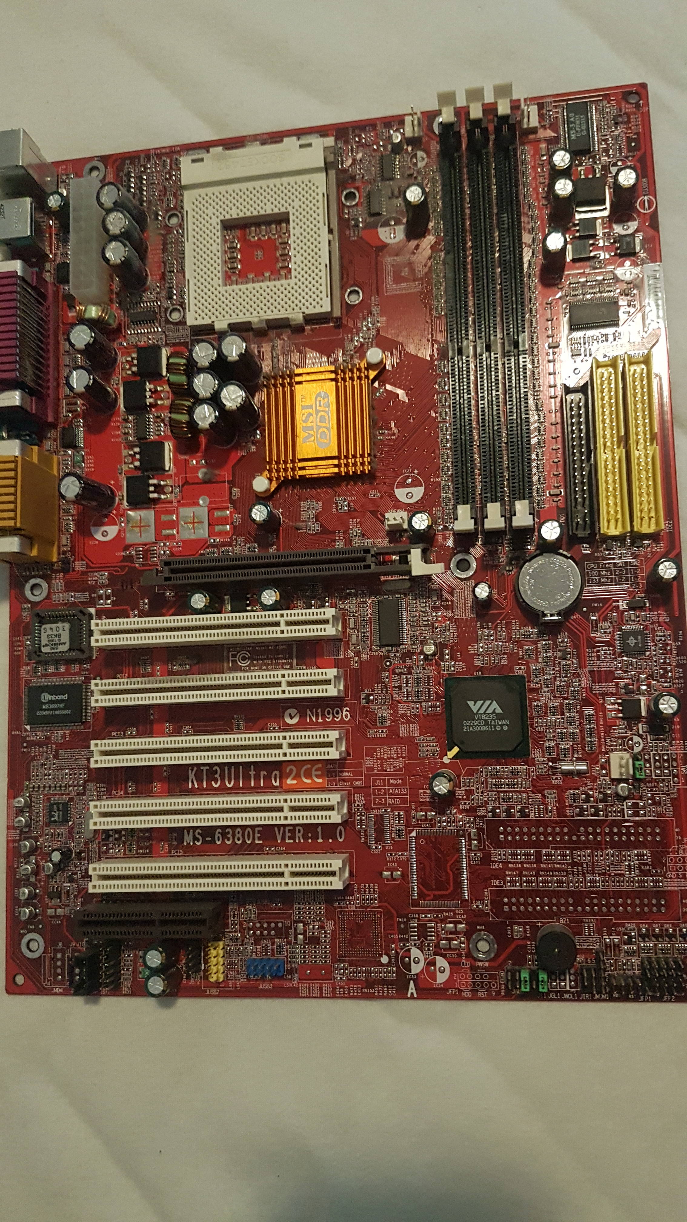 What motherboard is this? - Laptops and Pre-Built Systems - Linus Tech Tips