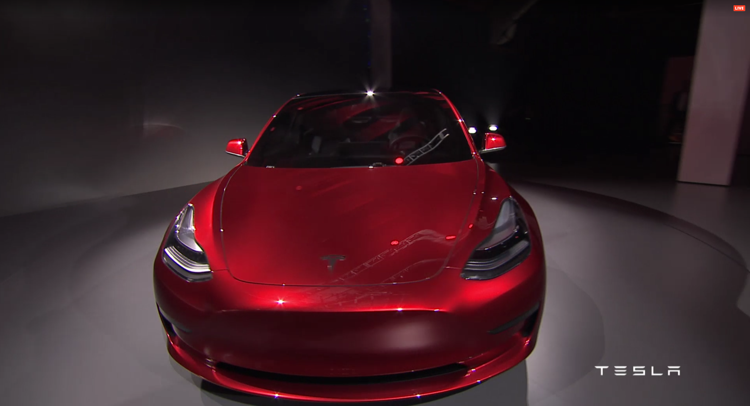 Tesla Model 3 - Tech News - Linus Tech Tips