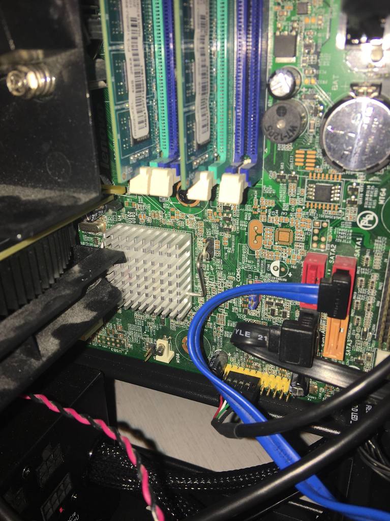 SATA Cables Blocking GPU - Graphics Cards - Linus Tech Tips