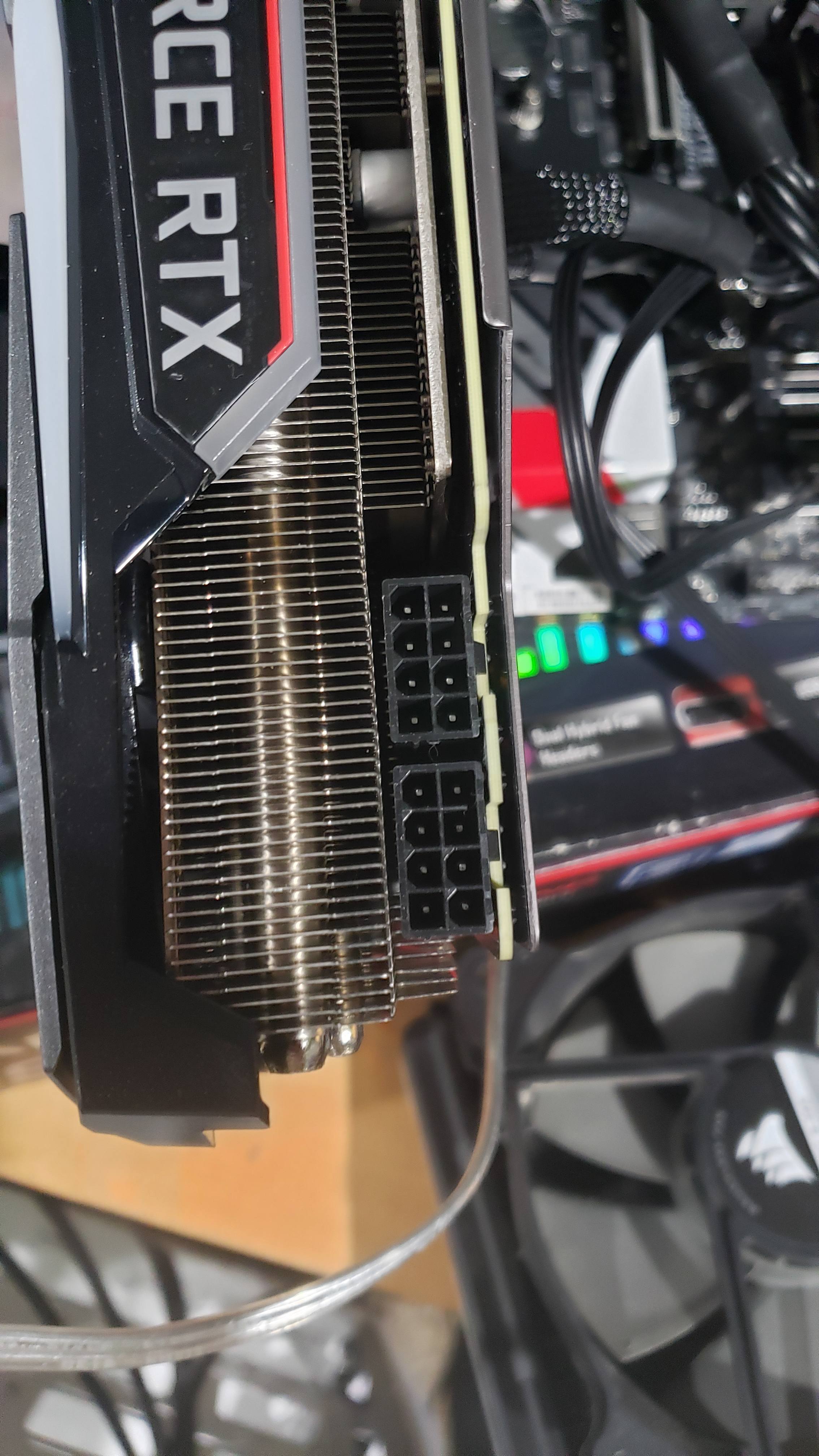 acumular importante Descuidado My new Rtx 2070 super has 2x8 pin connectors? - Graphics Cards - Linus Tech  Tips